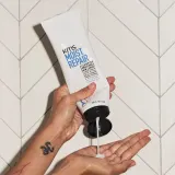 KMS Moist Repair Cleansing Conditioner - в контексте того, что это кондиционер для волос: увлажняющий очищающий бальзам, 275 мл — фото 6