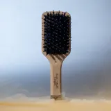 Hair Rituel by Sisley The Pocket Brush Radiance & Softness - Щетка для придания блеска и смягчения волос, 1 шт — фото 6