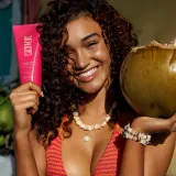 Coco & Eve Sunny Honey Sun-kissed Gradual Tanning Lotion - Молочко для тела с постепенным загаром z zapachem Coco-Mango, 200 мл — фото 4