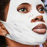 Shiseido Vital Perfection Liftdefine Radiance Face Mask - Роскошная укрепляющая маска для лица, 6 шт — фото 7