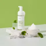 iUnik Centella - Нежная очищающая пенка для чувствительной кожи, 150 мл — фото 3