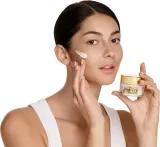 Lirene Derma Pigment Control Cream SPF 50 - Крем для лица, осветляющий и увлажняющий пигментные пятна SPF 50, 50 мл — фото 5