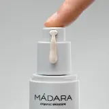 MÁDARA Niacinamide Alternative - в контексте того, что это сыворотка для лица: сыворотка для лица 5 в 1, 30 мл — фото 3