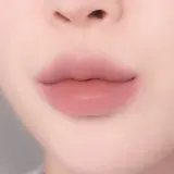 Banila Co. Romantic Blush - Многофункциональный косметический продукт для макияжа губ и щек, придающий идеальный вид, 3.7 г, оттенок 07 Glimmer — фото 2