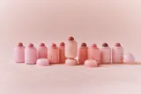 Banila Co. Romantic Blush - Многофункциональный косметический продукт для макияжа губ и щек, придающий идеальный вид, 3.7 г, оттенок 02 Pink Some — фото 6