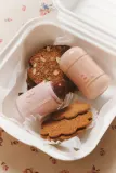 Banila Co. Romantic Blush - Многофункциональный косметический продукт для макияжа губ и щек, придающий идеальный вид, 3.7 г, оттенок 10 Toffe Chocolate — фото 6