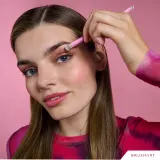 Кисть для макияжа глаз BrushArt Double Duty Eyeliner Eyeshadow brush двусторонняя, с синтетическим ворсом, 1 шт — фото 3