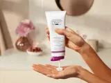 Christophe Robin Color Shield Mask with Camu-Camu Berries - Питательная маска для окрашенных и балаяжных волос, 200 мл — фото 5