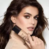 NARS Natural Matte Longwear Foundation - Долговременное тональное средство с матовым финишем, 30 мл, оттенок YULONG — фото 7