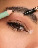 KIKO Milano Kind By Kiko Defining Eyebrow Pencil - Карандаш для бровей с кисточкой, 1.08 г, оттенок 03 Dark Chocolate — фото 4