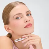 Collistar Puro Gioiello Luminous Lipstick - Увлажняющая помада с высоким блеском, 2.8 г, оттенок 176 - Nude Light — фото 3