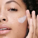 Bobbi Brown Hydrating Face Cream - Увлажняющий крем для всех типов кожи, 50 г — фото 4