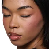 Румяна для щёк MAC Cosmetics Skinfinish Colourstruck с эффектом естественного румянца, стойкие, 4,5 г, оттенок Velvet Teddy — фото 4