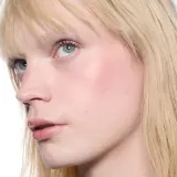 Румяна для щёк MAC Cosmetics Skinfinish Colourstruck с эффектом естественного румянца, стойкие, 4,5 г, оттенок Peach Twist — фото 3