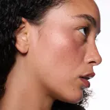 Румяна для щёк MAC Cosmetics Skinfinish Colourstruck с эффектом естественного румянца, стойкие, 4,5 г, оттенок Peach Twist — фото 4