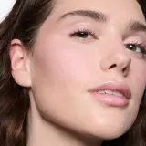 Румяна для щёк MAC Cosmetics Skinfinish Colourstruck с эффектом естественного румянца, стойкие, 4,5 г, оттенок Baby Girl — фото 3