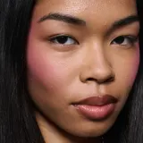 Румяна для щёк MAC Cosmetics Skinfinish Colourstruck с эффектом естественного румянца, стойкие, 4,5 г, оттенок Snob — фото 4