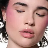 Румяна для щёк MAC Cosmetics Skinfinish Colourstruck с эффектом естественного румянца, стойкие, 4,5 г, оттенок Your Heroine — фото 3