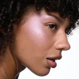 Румяна для щёк MAC Cosmetics Skinfinish Colourstruck с эффектом естественного румянца, стойкие, 4,5 г, оттенок Lalalavender — фото 4