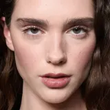 Румяна для щёк MAC Cosmetics Skinfinish Colourstruck с эффектом естественного румянца, стойкие, 4,5 г, оттенок Film Noir Buff — фото 3