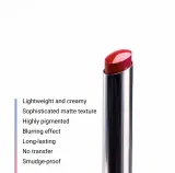 Помада-стик матовая Notino Lifeproof Soft Matte Lip Stylo, с гиалуроновой кислотой, красная, 2 г, оттенок 370 Kiss Ready — фото 2
