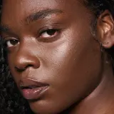 Бронзер для лица MAC Cosmetics Strobe Beam Bronzelighter с эффектом загара, для моделирования контуров, 4,3 мл, оттенок Daylite — фото 3