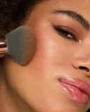 Кисть для пудры KIKO Milano Kind By Kiko Face Powder с длинным мягким ворсом, из синтетического волокна, 1 шт — фото 2