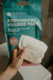 Послеродовые прокладки MomCare by Lina Postpartum Pads анатомической формы, сверхвпитывающие, 18 шт — фото 3