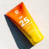 Солнцезащитный крем для тела BYROKKO Body Sunscreen средней степени защиты, 150 мл SPF 25 — фото 4
