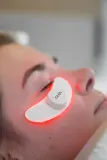 Прибор для светотерапии GLOV LunaEye Case LED Therapy для зоны вокруг глаз, красный и инфракрасный свет, 1 шт — фото 3