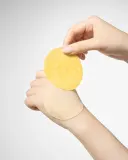 Диски с тоником для лица innisfree Green Tea Vitamin C Brightening Toner Pads тонизирующие, с витамином C, 60 шт — фото 3