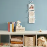 Набор для слепков ручек и ножек Bieco Print Set with Hanging Picture Frame с тройной рамкой для фото, из гипса и дерева, 1 шт 55 x 18 x 1 cm — фото 4