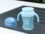 Чашка детская Bo Jungle Drinking Cup 360 тренировочная, с ручками, синяя, 240 мл 6m+ Little Whally — фото 3