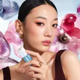 Блеск для губ GUERLAIN KissKiss Bee Glow Plump с эффектом объёма, с аппликатором-ложечкой, 9,5 мл, оттенок 100 Warm Glow — фото 8