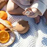 Клипса-держатель для пустышки LOVI Silicone Soother Case 0+ m силиконовая, с креплением к одежде, 1 шт — фото 2