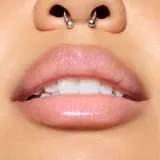 Блеск для губ MAC Cosmetics Squirt Plumping Gloss Stick для увеличения объёма, в стике, 2,3 г, оттенок Violet Sparks — фото 4