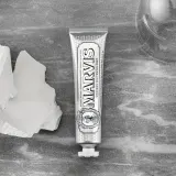 Зубная паста Marvis Whitening Smokers Mint отбеливающая с фтором, вкус мяты — фото 4
