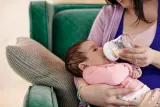 Бутылочка для кормления Philips Avent Natural Response Glass SCY930/01, стеклянная, поток 2, 120 мл 0-3 m — фото 3