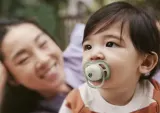 Пустышка Philips Avent Ultra Air Day Night SCF376/31 6-18m, 6–18 месяцев, светится в темноте, 2 шт Neutral — фото 4