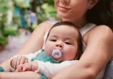 Пустышка Philips Avent Ultrasoft Night SCF094/04 ортодонтическая, светящаяся в темноте, 6-18 мес., 2 шт Neutral — фото 5