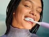 Звуковая электрическая зубная щётка Philips Sonicare 3100 HX4033/27 с таймером, для чувствительных зубов, 1 шт Lila — фото 4