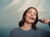 Звуковая зубная щётка Philips Sonicare 5300 HX7101/01 с датчиком давления, 62 000 движений в минуту, 1 шт Black — фото 2