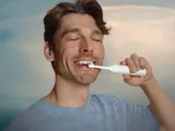 Звуковая зубная щётка Philips Sonicare 5300 HX7108/02 с отбеливающей головкой, 62 000 движений в минуту, 1 шт White — фото 4