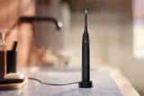 Звуковая зубная щётка Philips Sonicare 5500 HX7111/01 с режимом White, 62 000 движений в минуту, 1 шт Black — фото 5