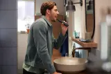 Звуковая зубная щётка Philips Sonicare 5500 HX7111/01 с режимом White, 62 000 движений в минуту, 1 шт Black — фото 6
