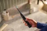 Звуковая зубная щётка Philips Sonicare 5500 HX7111/01 с режимом White, 62 000 движений в минуту, 1 шт Black — фото 7