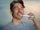 Звуковая зубная щётка Philips Sonicare 5300 HX7106/01 с датчиком нажатия, 62 000 движений в минуту, 1 шт — фото 4