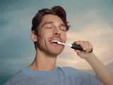 Звуковая зубная щётка Philips Sonicare 6500 HX7411/02 с режимом Sensitive, 62 000 движений в минуту, 1 шт Black — фото 4