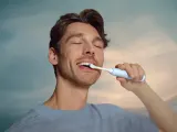 Звуковая зубная щётка Philips Sonicare 6100 HX7406/01 с датчиком нажатия, 62 000 движений в минуту, 1 шт Light Blue — фото 4