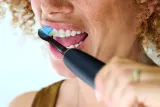 Сменные насадки для зубной щётки Philips Sonicare Premium Plaque Defense HX9046/88 чёрные, 6 шт — фото 4